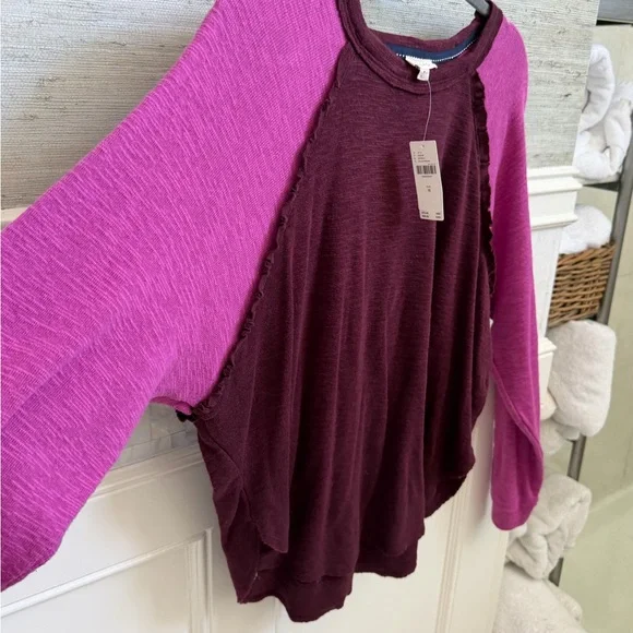 NWT new medium Anthropologie pilcro ruffled raglan thermal long sleeve top plum